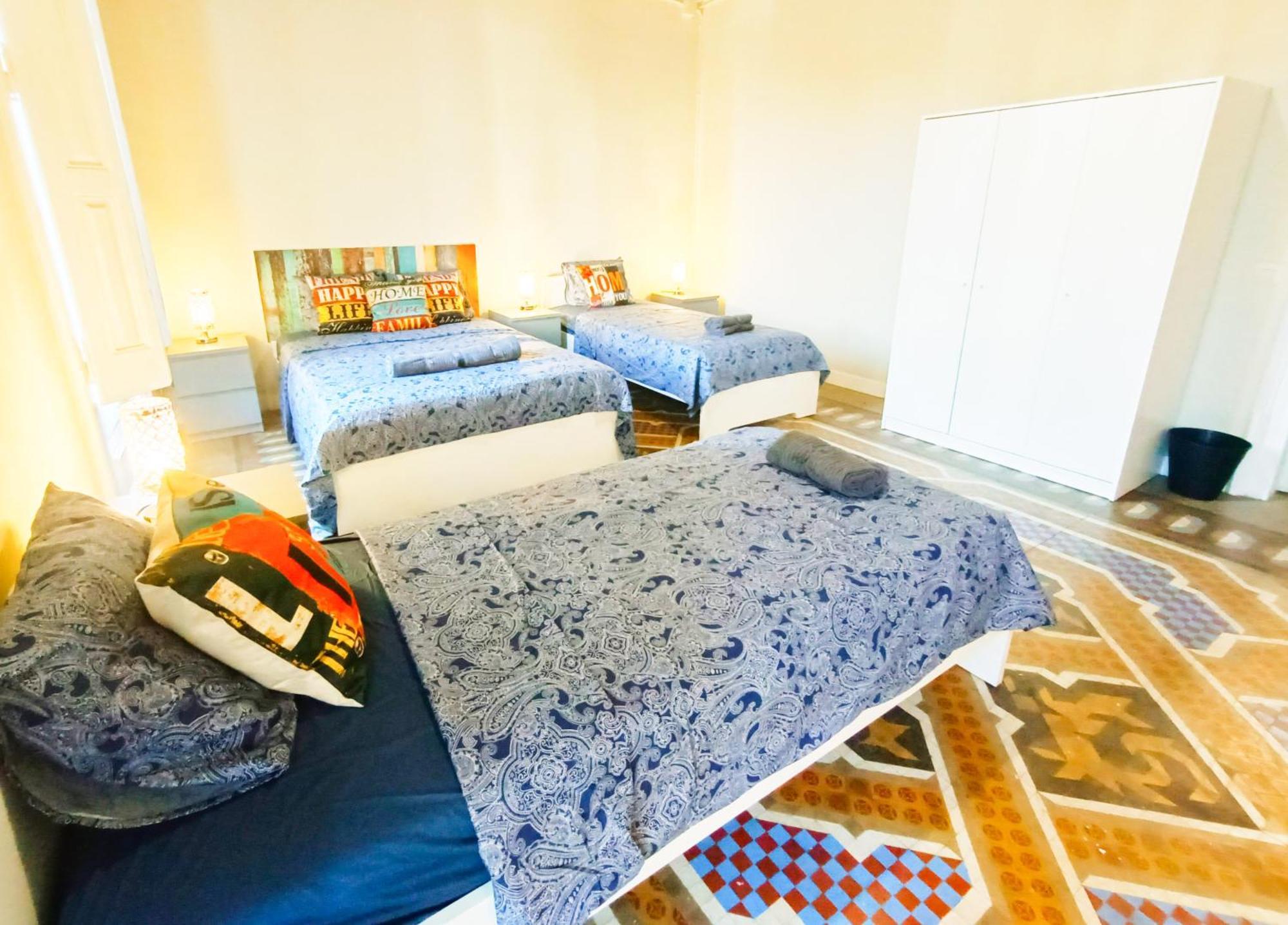 Private Rooms By Plaza Catalunya Barcelona Exterior foto
