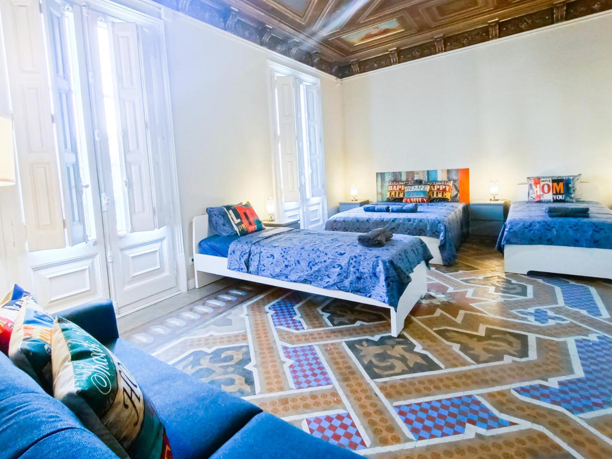 Private Rooms By Plaza Catalunya Barcelona Exterior foto